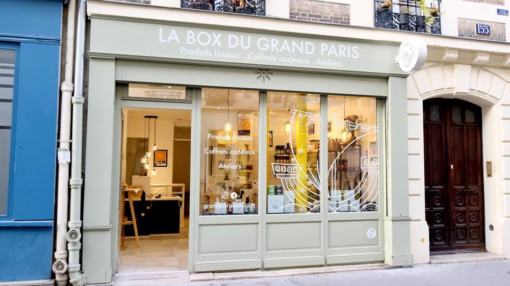 La Box du Grand Paris : une vitrine numérique et physique, pour une sélection d’artisans du territoire. 